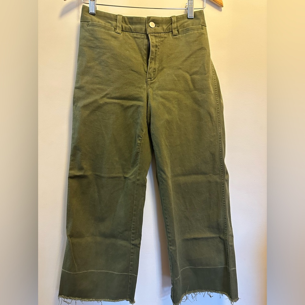 SOLD: GAP Olive Green cropped pants size 4R